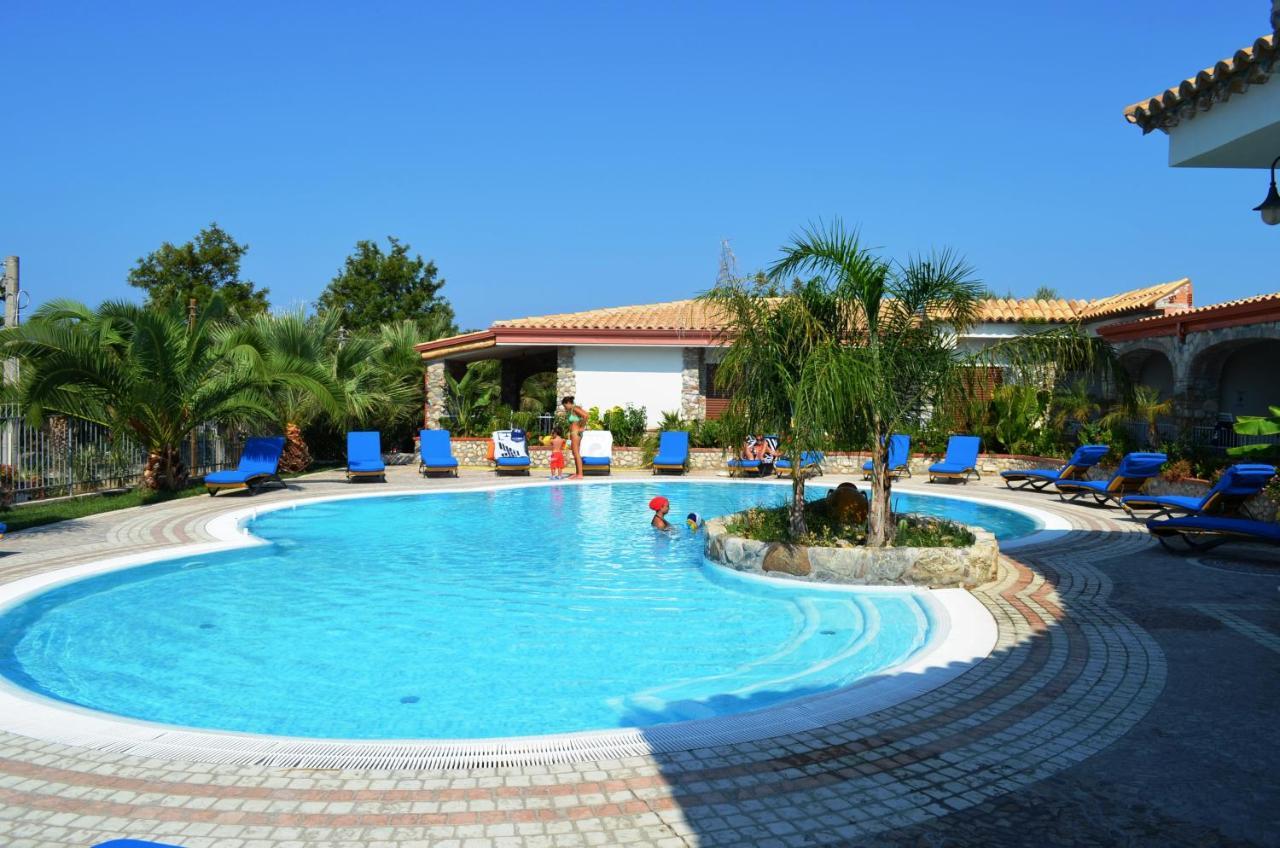 Hotel Village Eden Capo Vaticano Esterno foto
