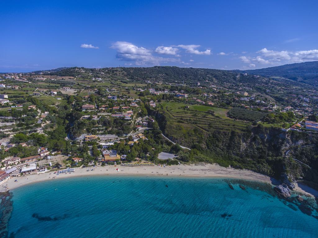 Hotel Village Eden Capo Vaticano Esterno foto
