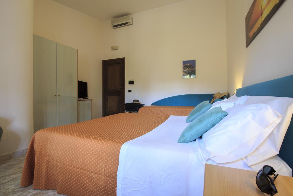 Hotel Village Eden Capo Vaticano Esterno foto