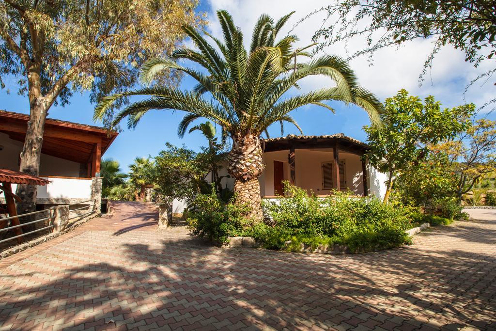 Hotel Village Eden Capo Vaticano Esterno foto