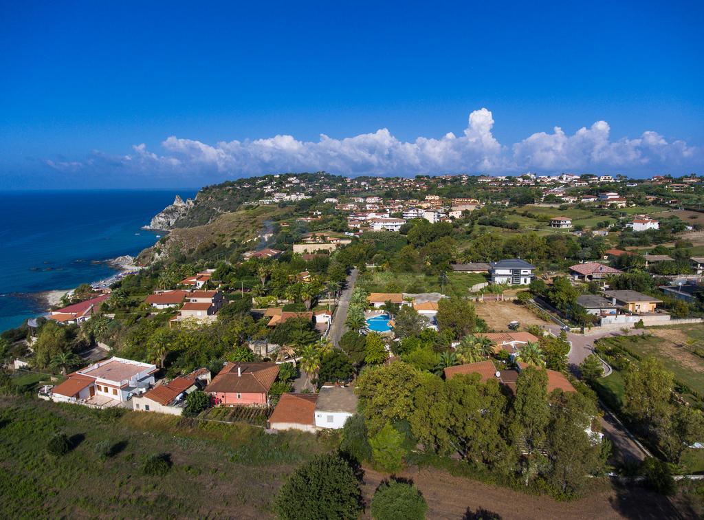 Hotel Village Eden Capo Vaticano Esterno foto