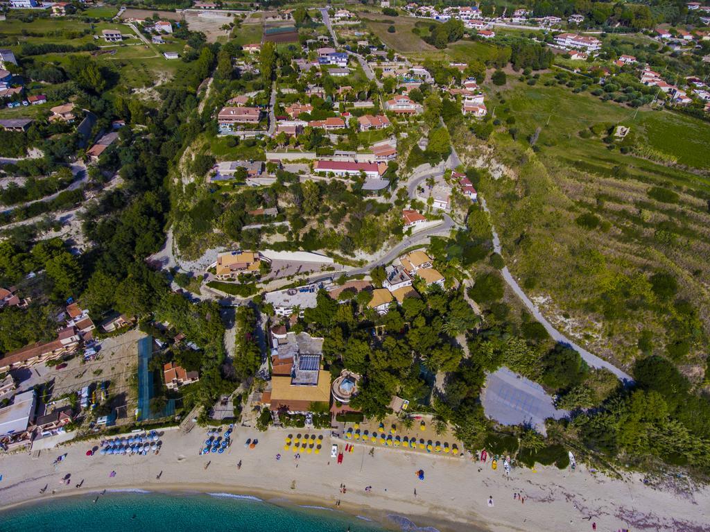 Hotel Village Eden Capo Vaticano Esterno foto