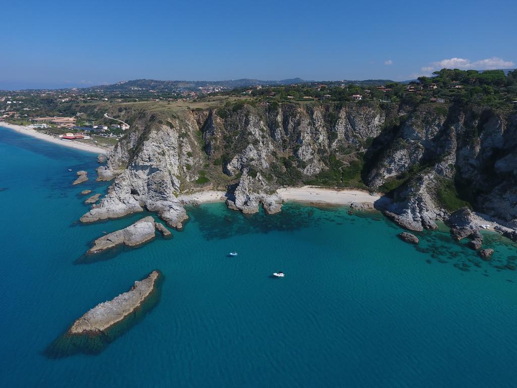 Hotel Village Eden Capo Vaticano Esterno foto