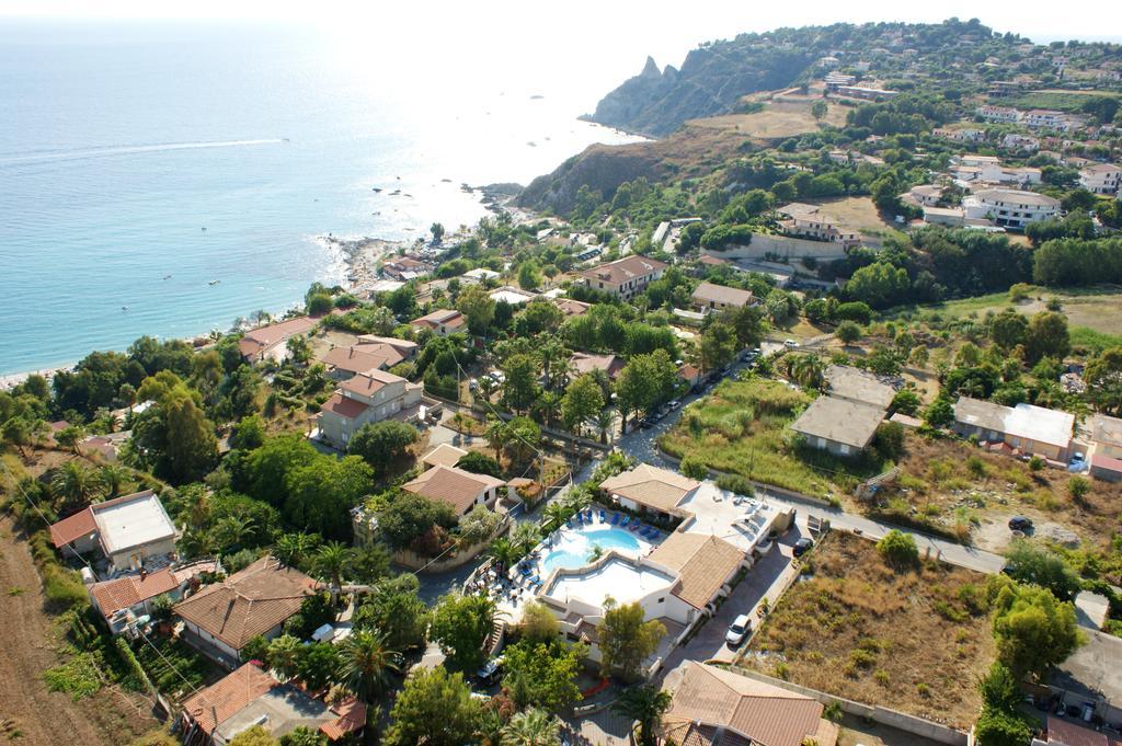 Hotel Village Eden Capo Vaticano Esterno foto