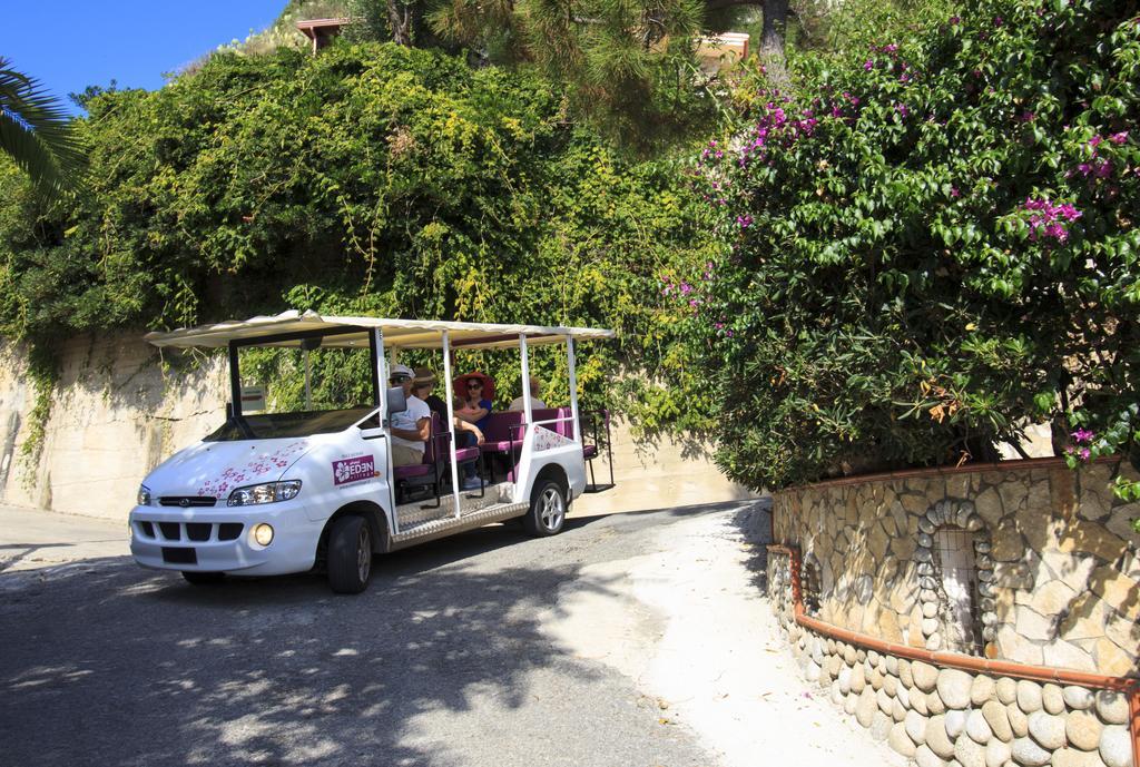 Hotel Village Eden Capo Vaticano Esterno foto