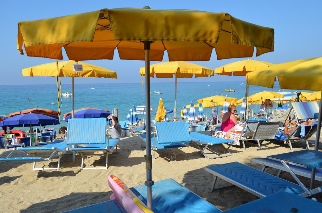 Hotel Village Eden Capo Vaticano Esterno foto