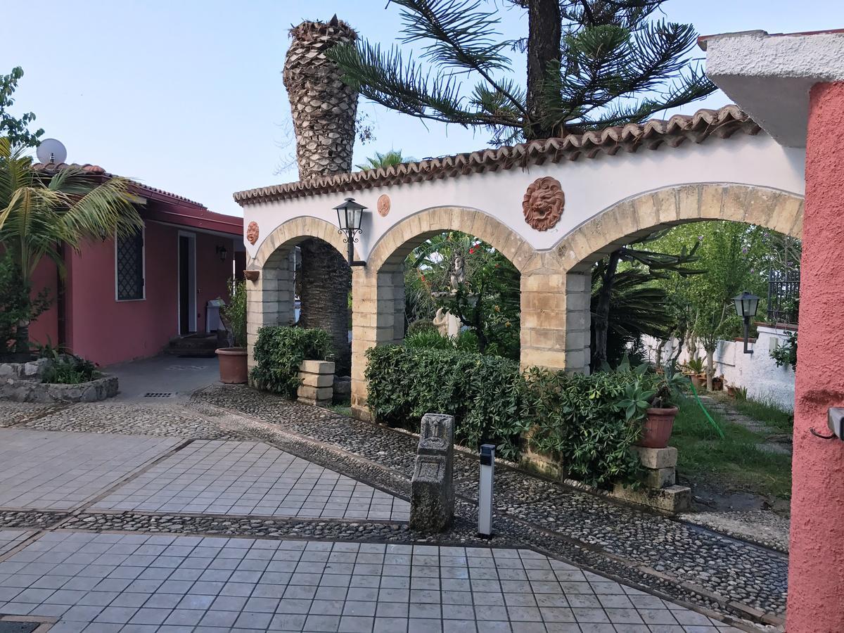 Hotel Village Eden Capo Vaticano Esterno foto